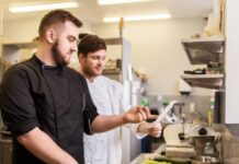 גלה את קסמי הקולינריה בשוק תלפיות ובצפון