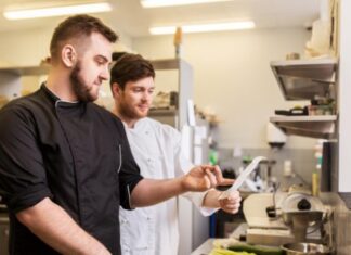 גלה את קסמי הקולינריה בשוק תלפיות ובצפון